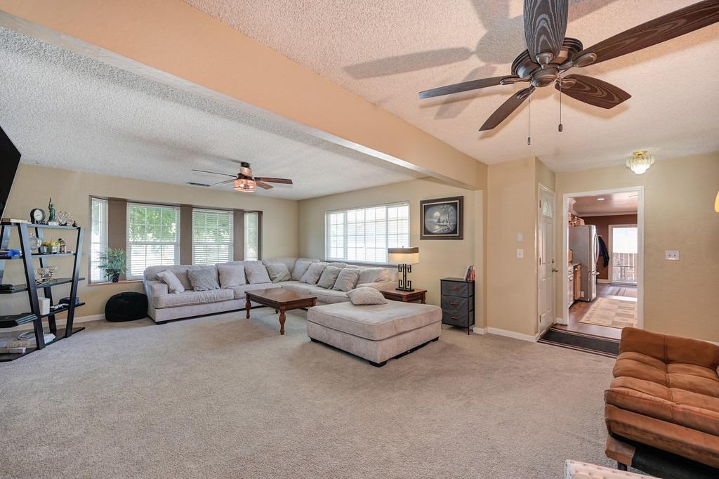 Detail Gallery Image 11 of 41 For 6342 Trenton Way, Citrus Heights,  CA 95621 - 3 Beds | 1/1 Baths