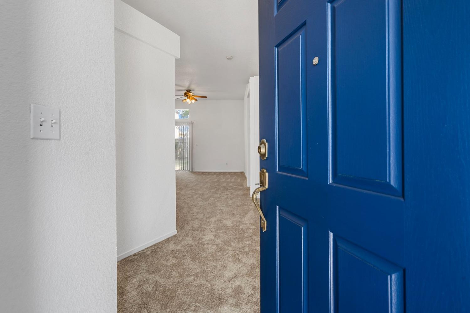 Detail Gallery Image 5 of 32 For 1729 Laurelgrove Ln, Tracy,  CA 95376 - 3 Beds | 2 Baths