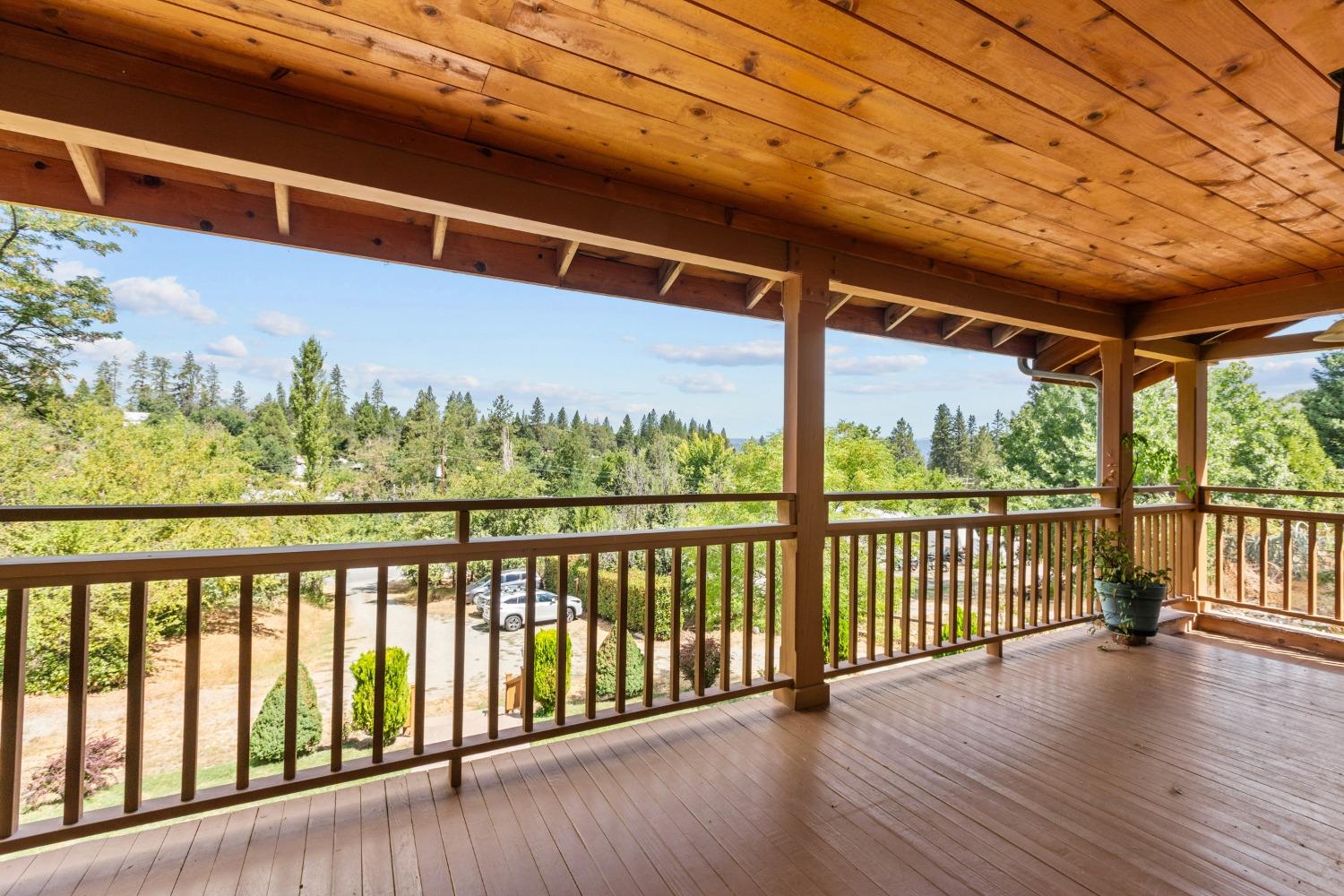 Detail Gallery Image 14 of 76 For 27949 Cherokee St, Nevada City,  CA 95959 - 8 Beds | 8/1 Baths