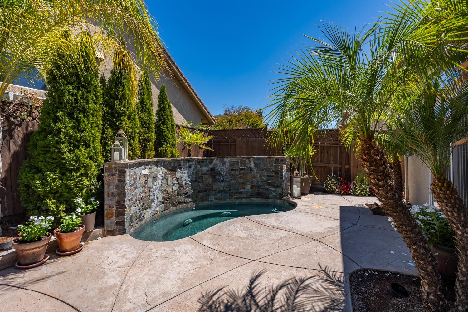 Detail Gallery Image 7 of 52 For 4324 Alsace Ln, Modesto,  CA 95356 - 4 Beds | 2 Baths