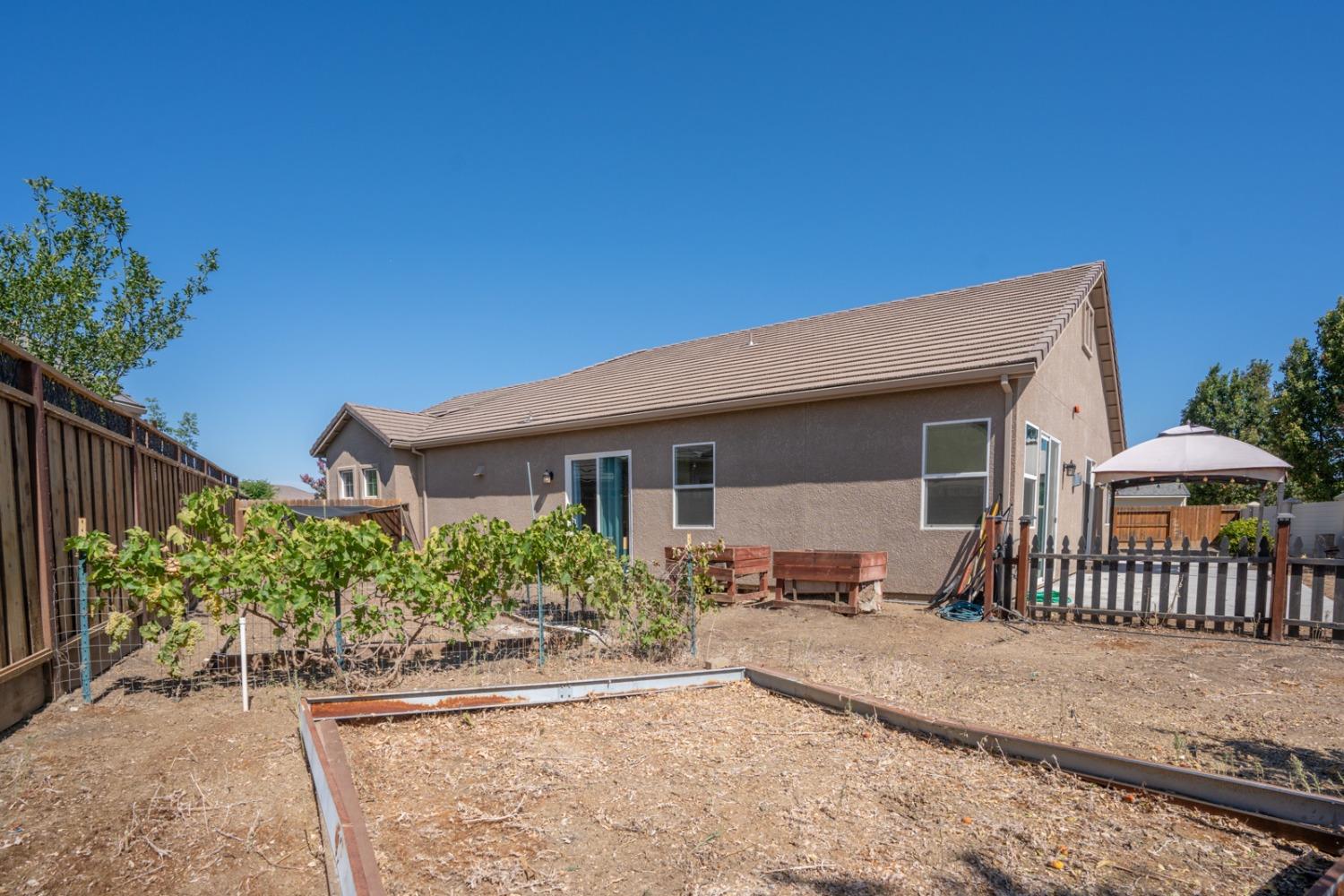 Chert Court, Los Banos, California image 34