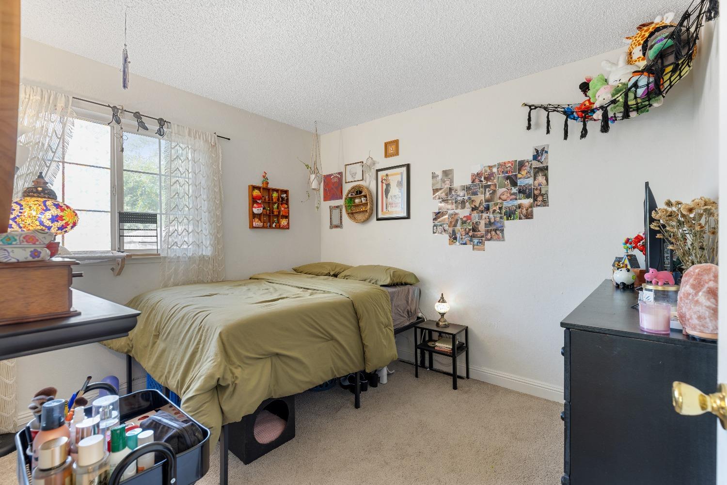 Detail Gallery Image 10 of 20 For 6678 Weatherby Way, Sacramento,  CA 95842 - 4 Beds | 2 Baths