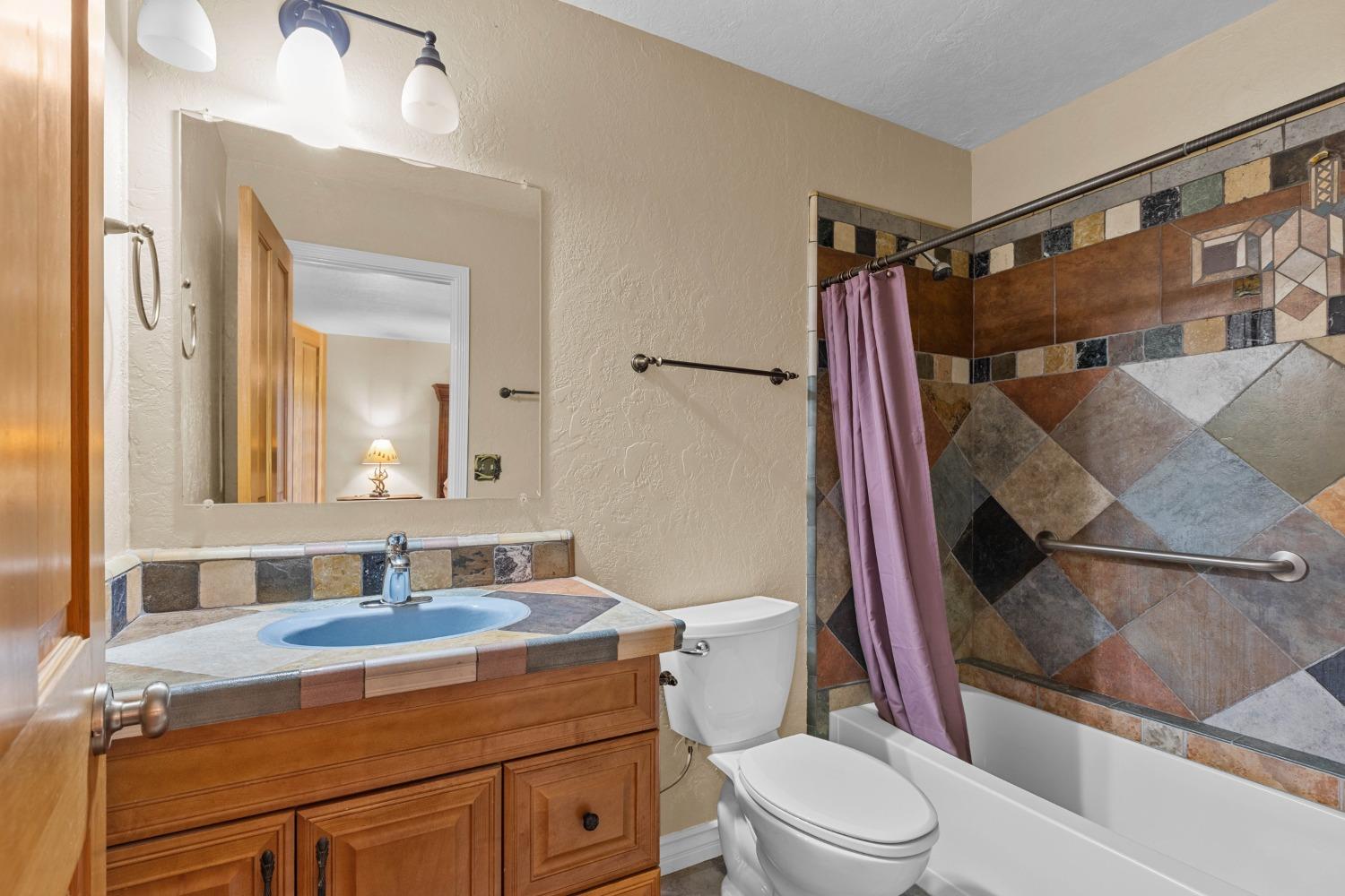 Detail Gallery Image 17 of 76 For 27949 Cherokee St, Nevada City,  CA 95959 - 8 Beds | 8/1 Baths