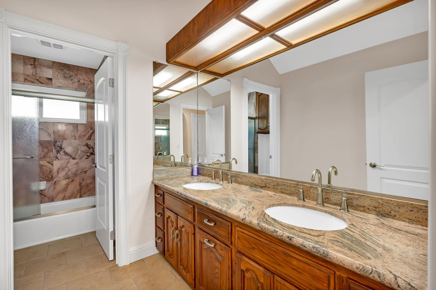 Crescent Drive, Los Banos, California image 31