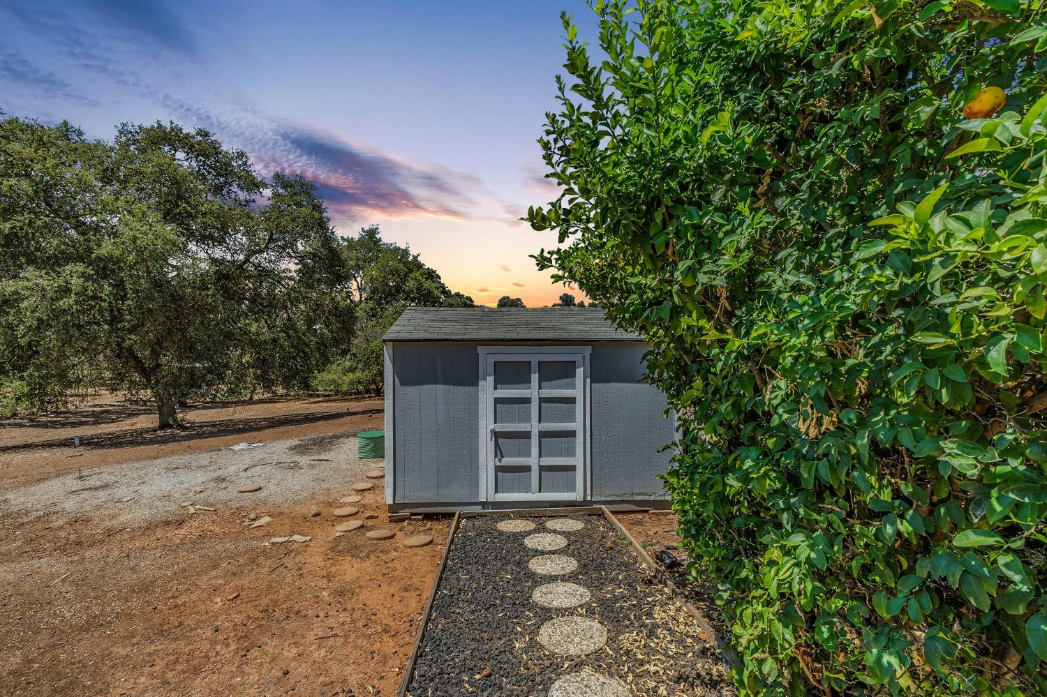 Detail Gallery Image 6 of 63 For 7488 Westhill Rd, Valley Springs,  CA 95252 - 4 Beds | 2/1 Baths