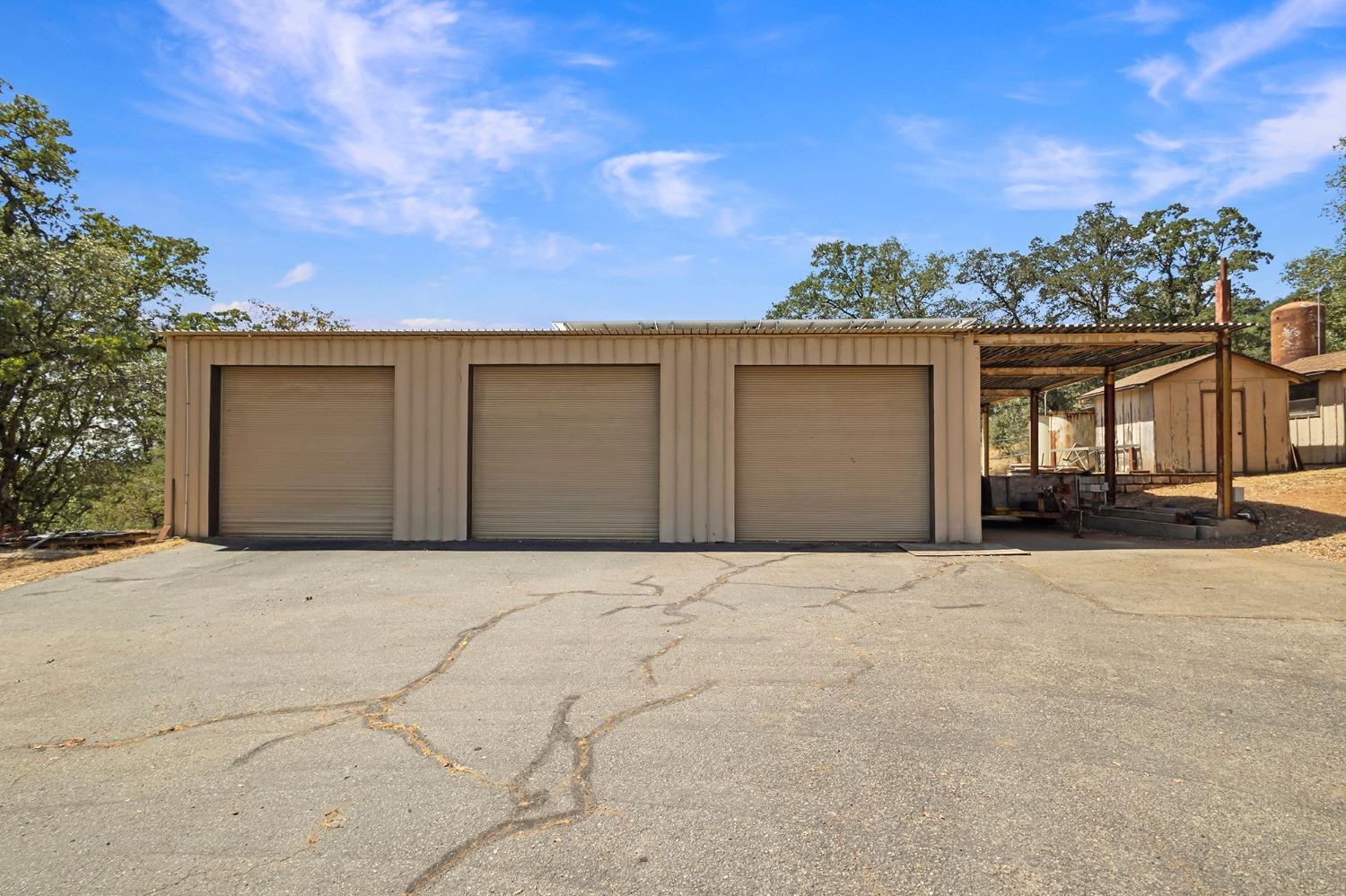 Detail Gallery Image 10 of 14 For 23038 Elk Trail East, Redding,  CA 96003 - 4 Beds | 3/1 Baths