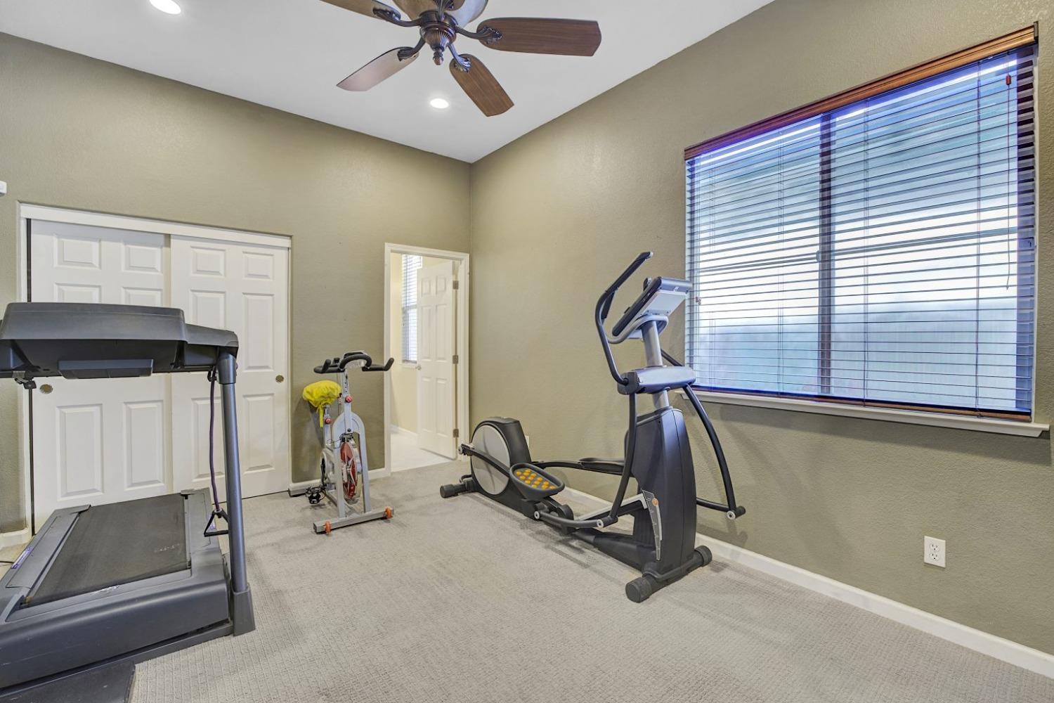 Detail Gallery Image 20 of 55 For 1658 Tamarisk Ln, Tracy,  CA 95377 - 5 Beds | 3/1 Baths