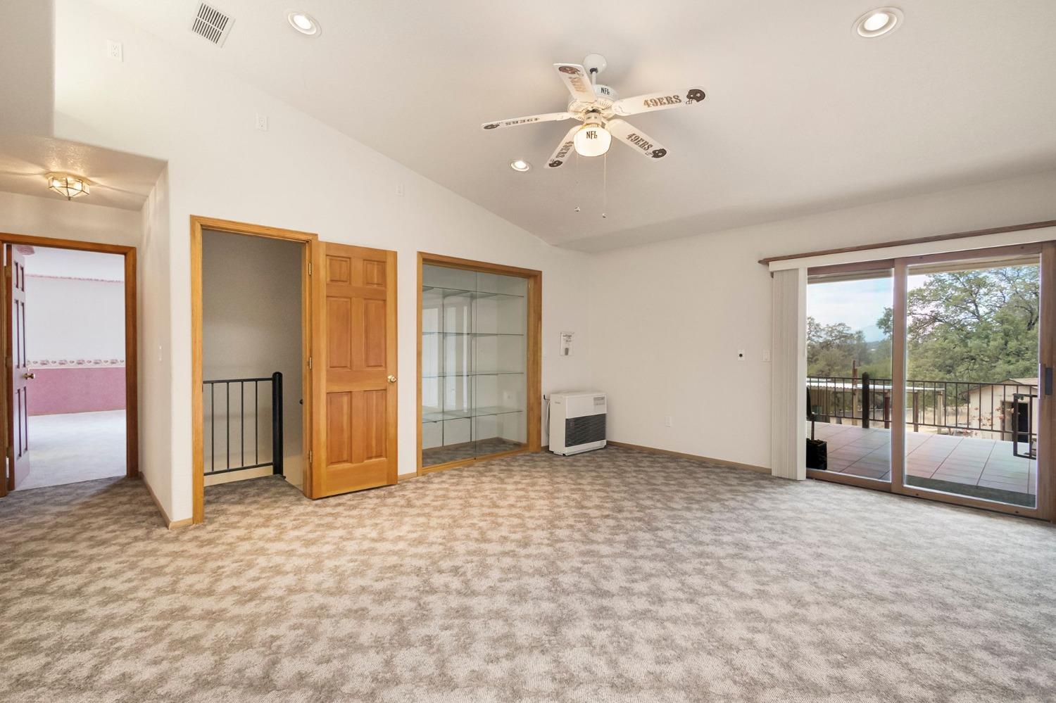 Detail Gallery Image 6 of 14 For 23038 Elk Trail East, Redding,  CA 96003 - 4 Beds | 3/1 Baths