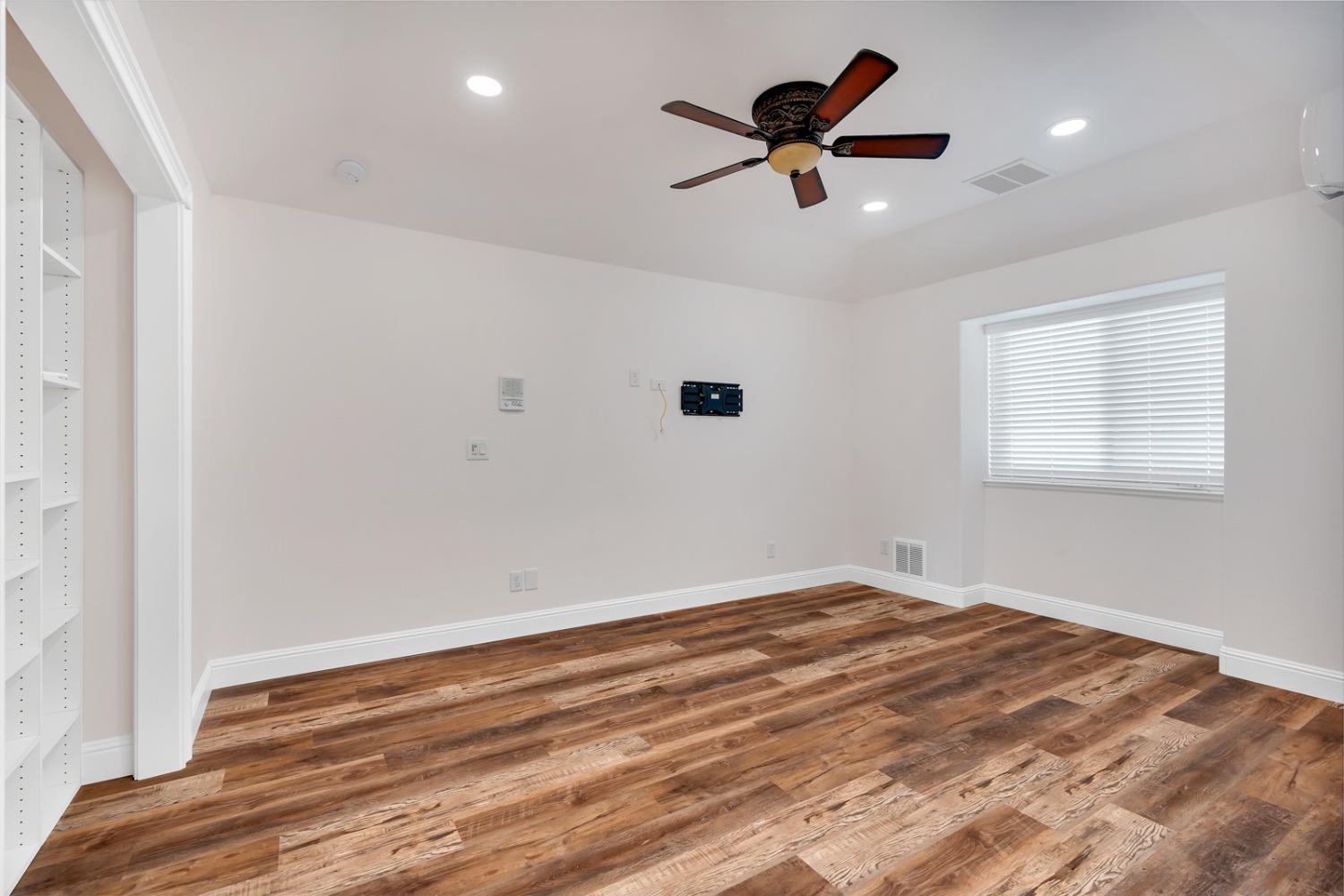 Crescent Drive, Los Banos, California image 39