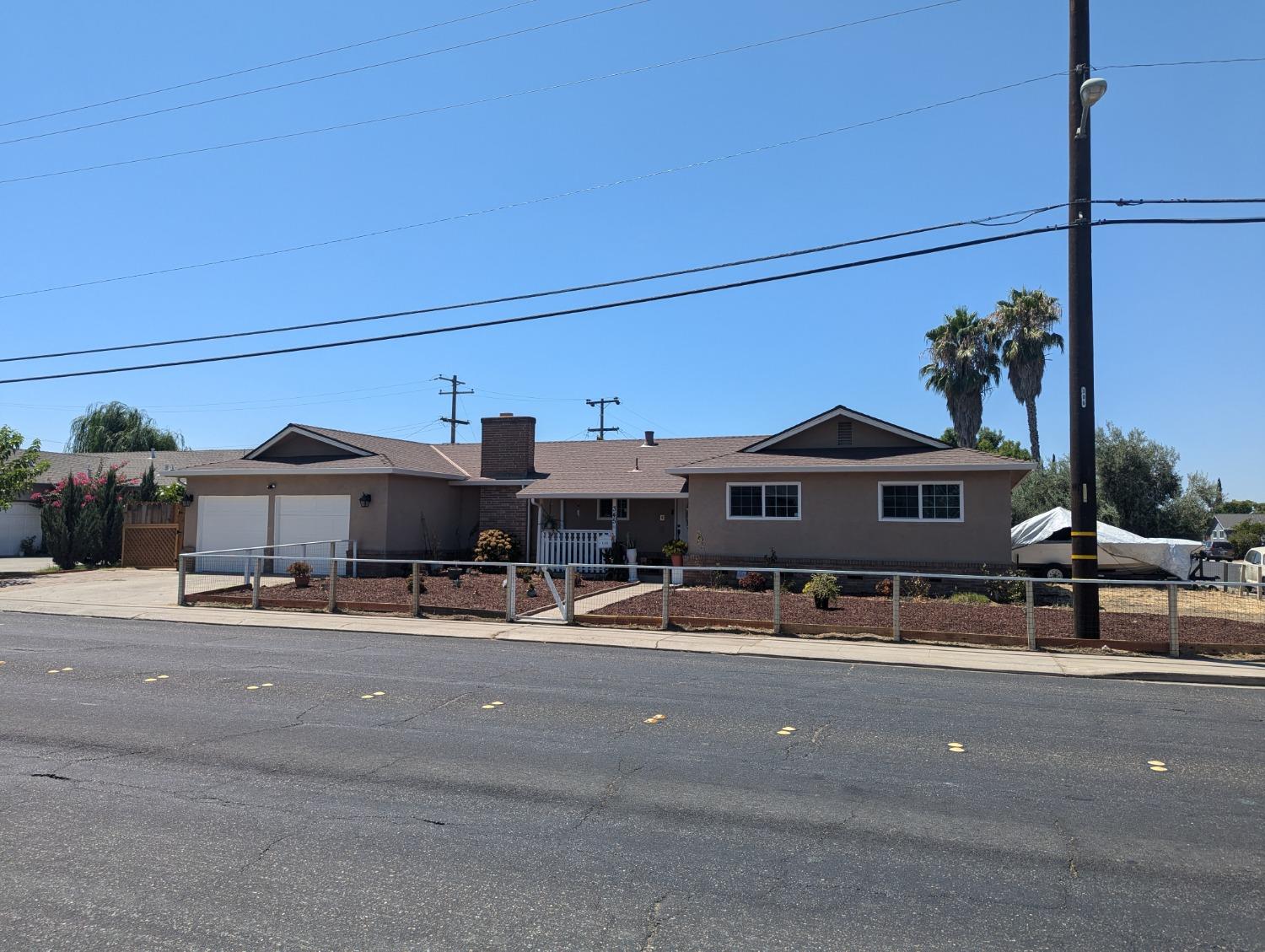 Detail Gallery Image 1 of 18 For 345 Cottage Ave, Manteca,  CA 95336 - 3 Beds | 1/1 Baths