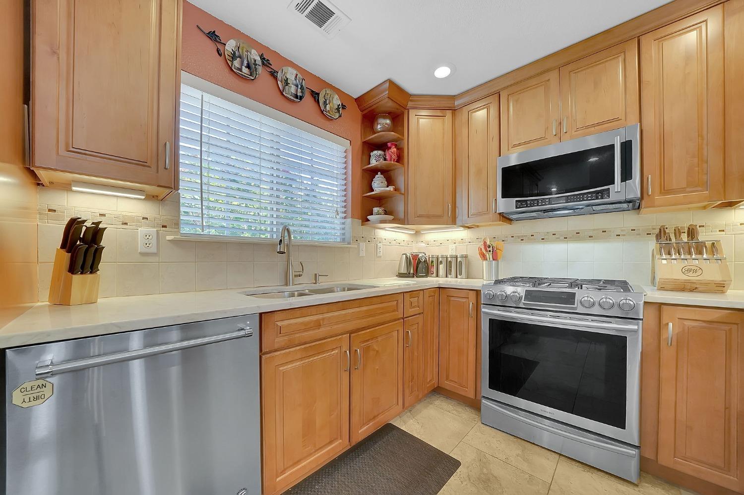 Detail Gallery Image 18 of 63 For 7488 Westhill Rd, Valley Springs,  CA 95252 - 4 Beds | 2/1 Baths