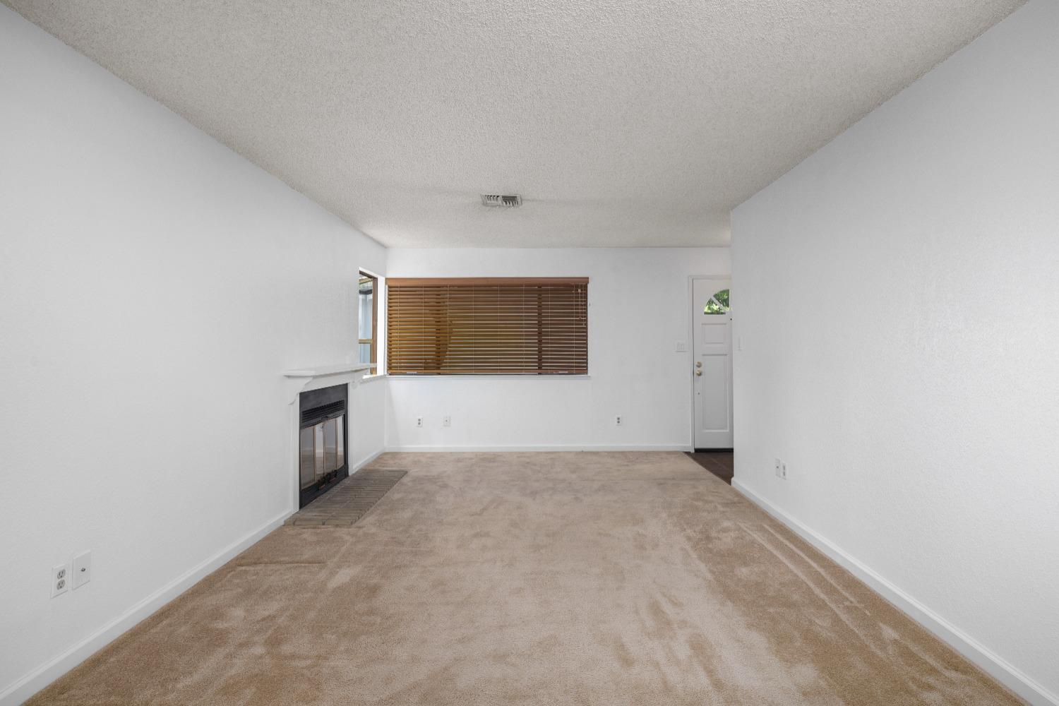 Detail Gallery Image 14 of 35 For 3400 Kingswood Dr #22,  Modesto,  CA 95355 - 2 Beds | 2 Baths