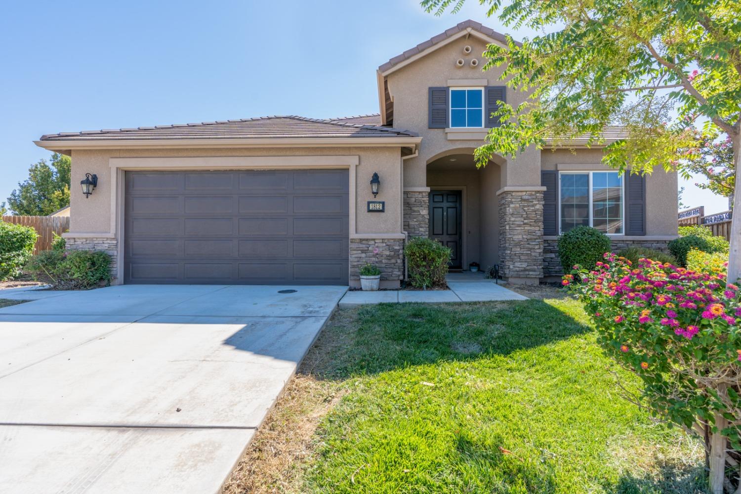 Detail Gallery Image 1 of 1 For 1812 Chert Ct, Los Banos,  CA 93635 - 3 Beds | 2 Baths