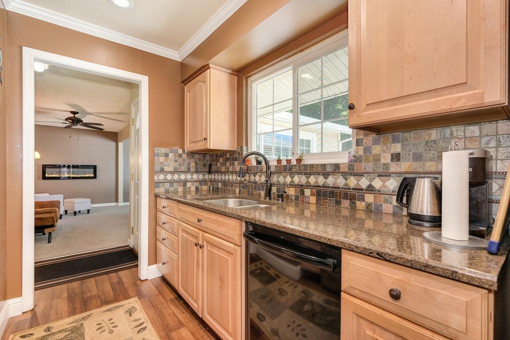 Detail Gallery Image 18 of 41 For 6342 Trenton Way, Citrus Heights,  CA 95621 - 3 Beds | 1/1 Baths