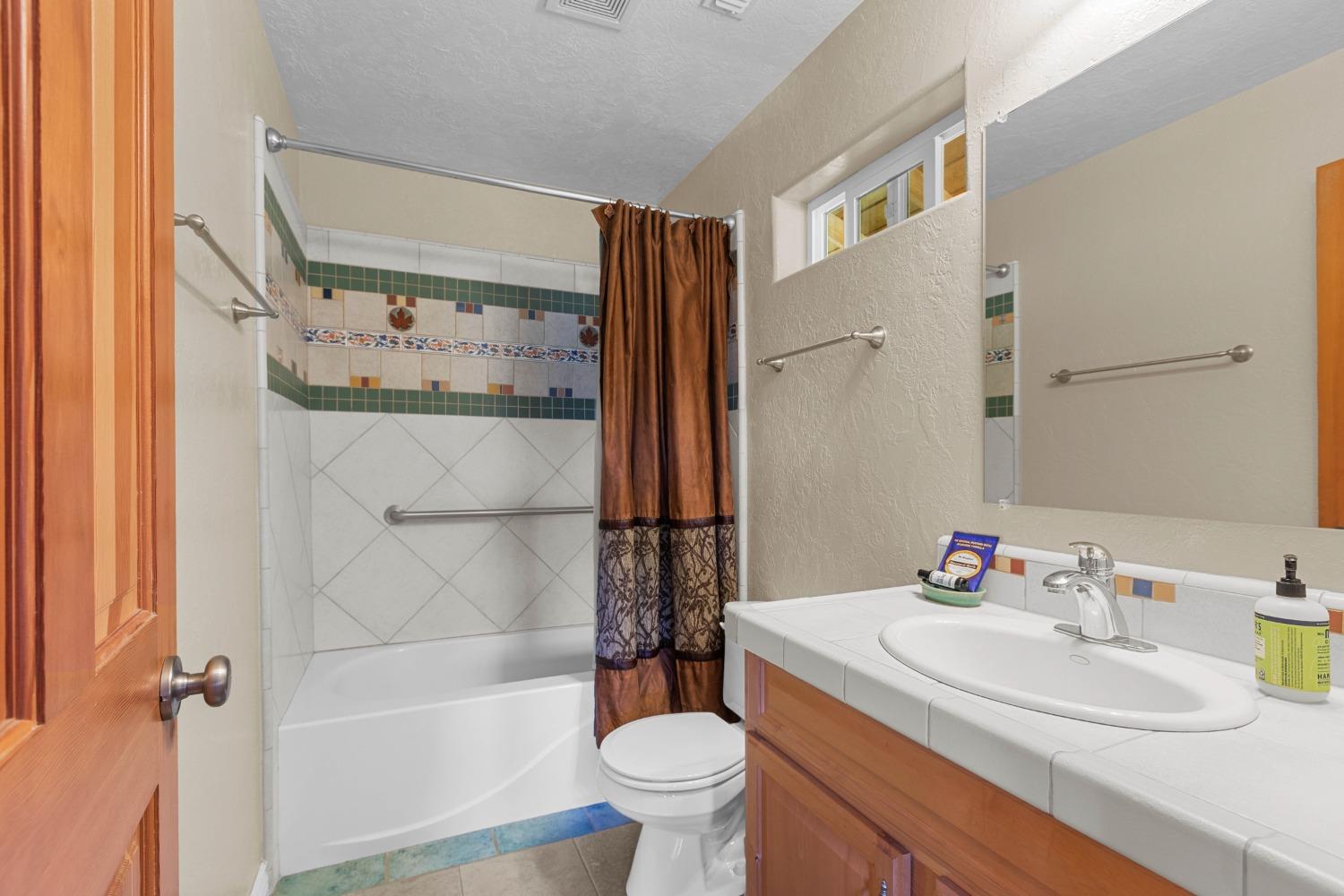 Detail Gallery Image 19 of 76 For 27949 Cherokee St, Nevada City,  CA 95959 - 8 Beds | 8/1 Baths