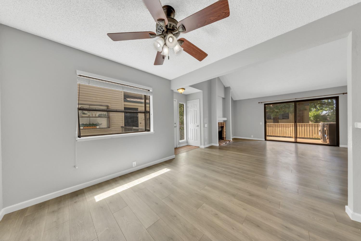 Detail Gallery Image 15 of 33 For 2280 Hurley Way #70,  Sacramento,  CA 95825 - 2 Beds | 2 Baths