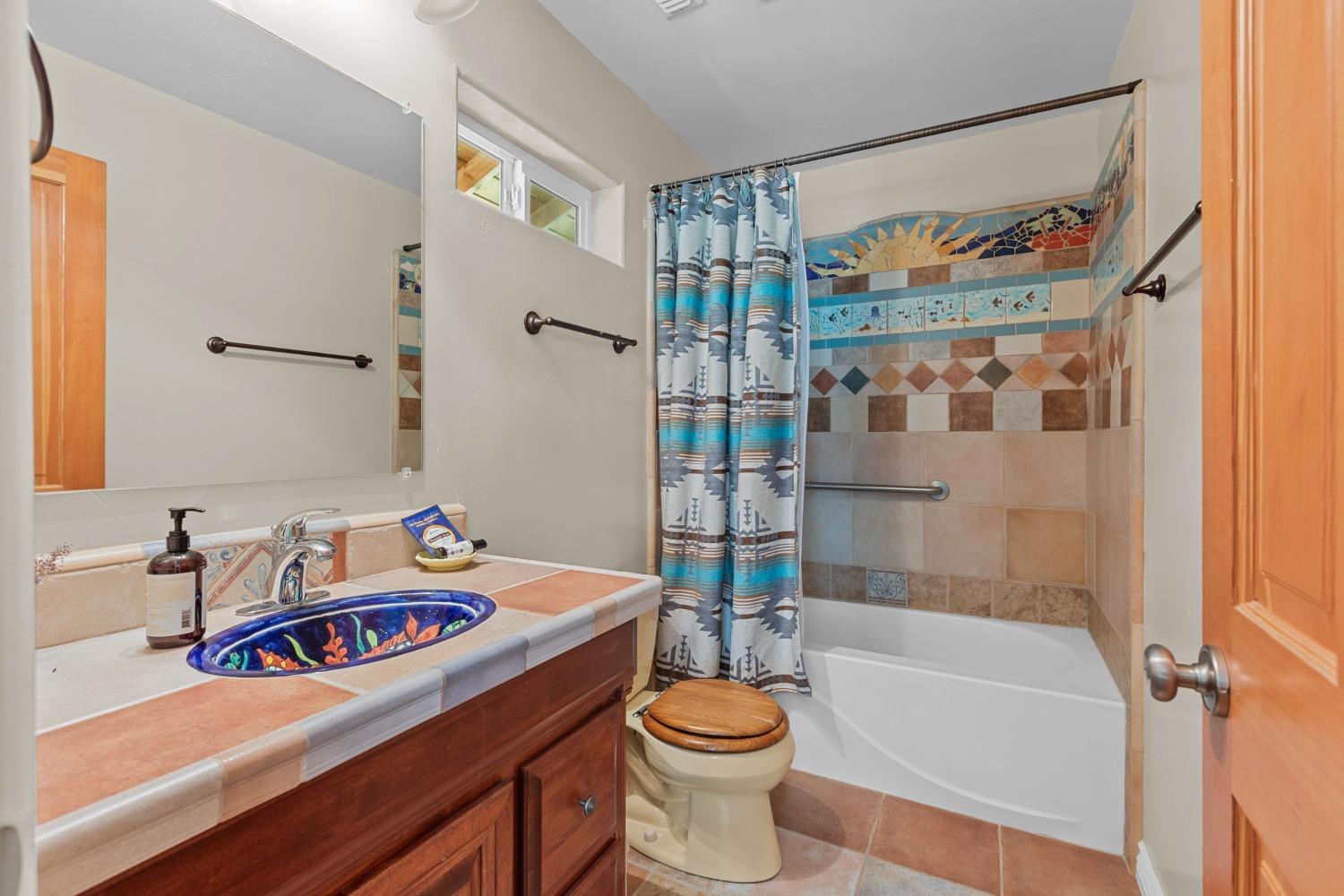 Detail Gallery Image 23 of 76 For 27949 Cherokee St, Nevada City,  CA 95959 - 8 Beds | 8/1 Baths