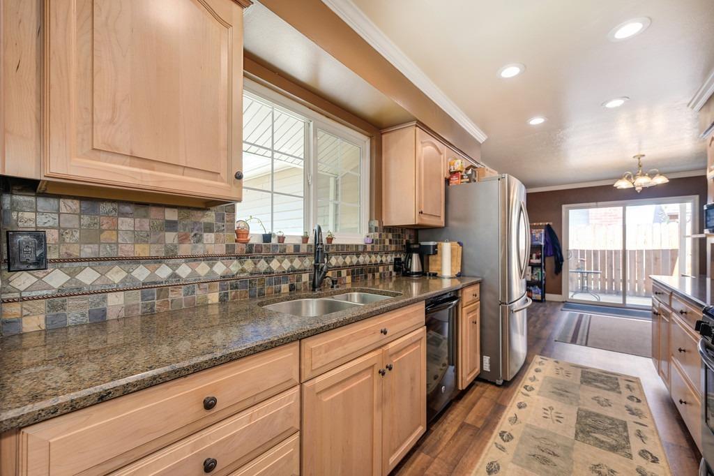 Detail Gallery Image 14 of 41 For 6342 Trenton Way, Citrus Heights,  CA 95621 - 3 Beds | 1/1 Baths