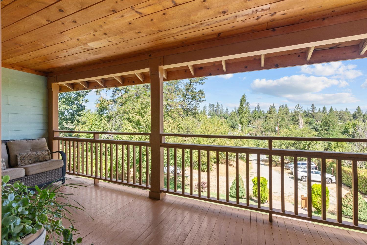 Detail Gallery Image 12 of 76 For 27949 Cherokee St, Nevada City,  CA 95959 - 8 Beds | 8/1 Baths