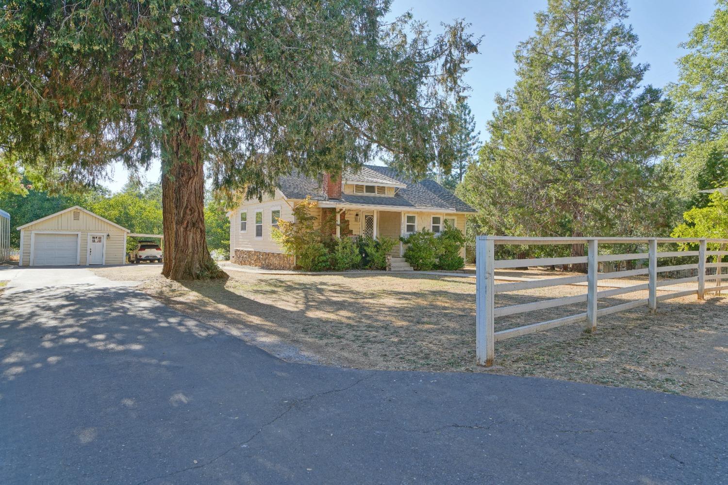 Detail Gallery Image 1 of 1 For 2348 Meadow Ln, Placerville,  CA 95667 - 3 Beds | 2 Baths