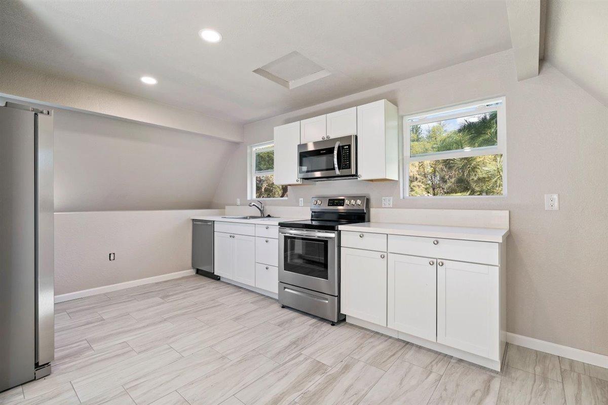Little Deer Drive, Grass Valley, California image 12