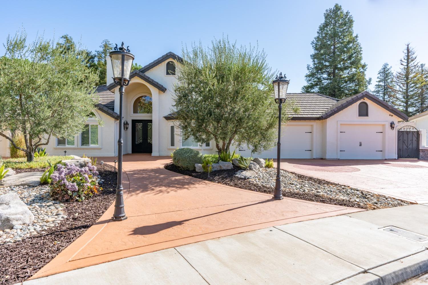 Crescent Drive, Los Banos, California image 2