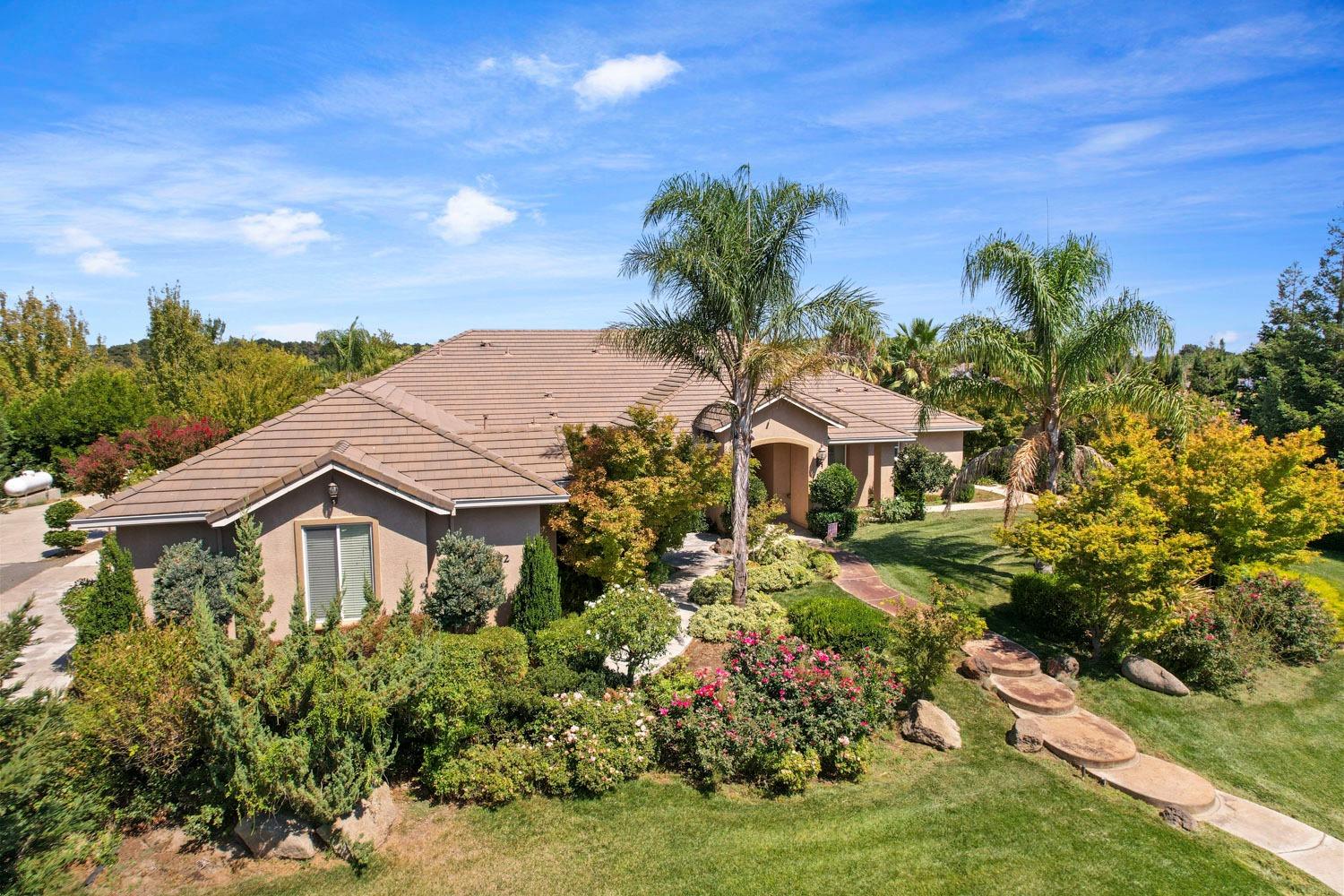 Detail Gallery Image 2 of 77 For 26572 Atepa Ln, Thornton,  CA 95686 - 5 Beds | 3/1 Baths