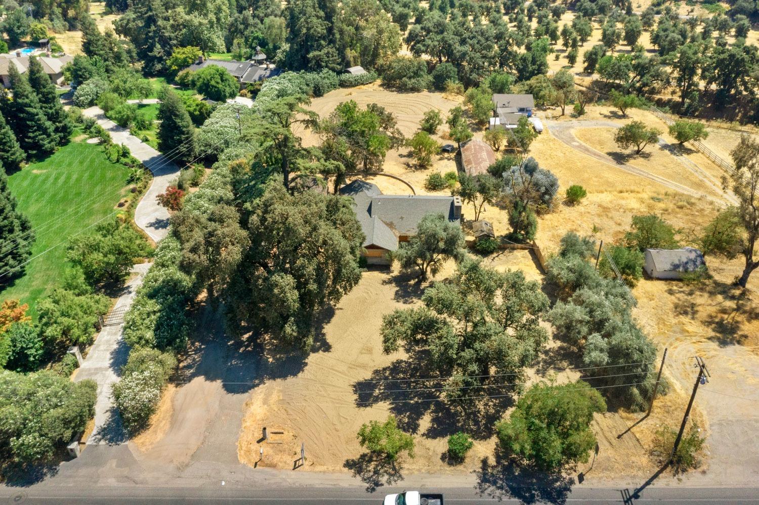 Detail Gallery Image 1 of 1 For 2432 Scenic Dr, Modesto,  CA 95355 - 3 Beds | 2/1 Baths