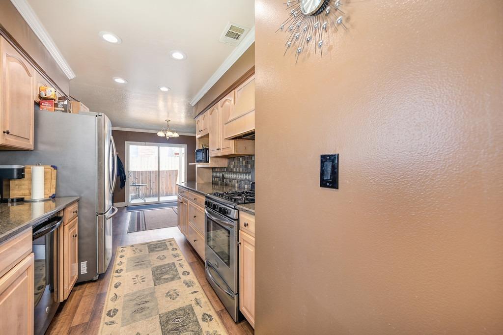 Detail Gallery Image 15 of 41 For 6342 Trenton Way, Citrus Heights,  CA 95621 - 3 Beds | 1/1 Baths