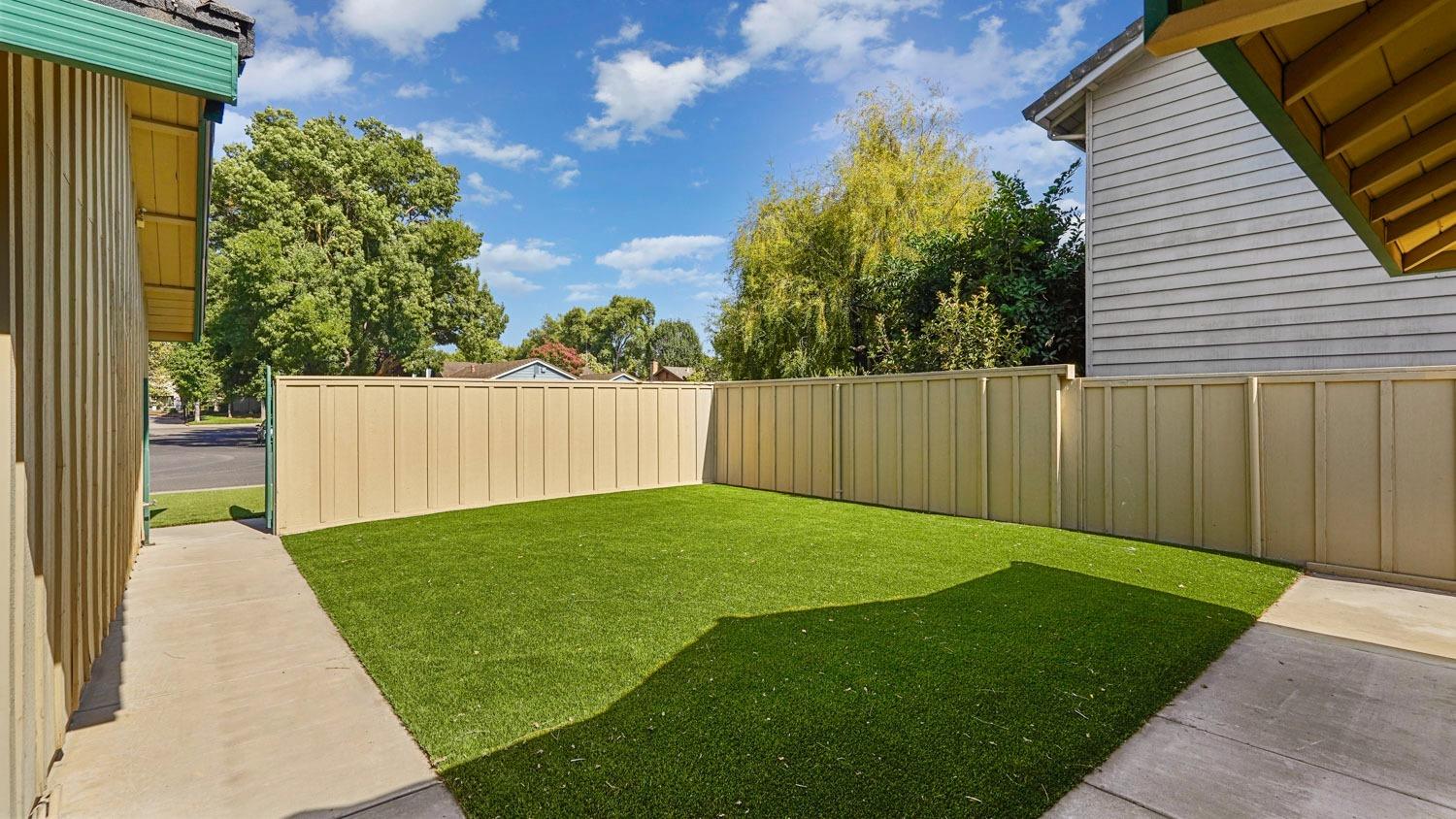 Detail Gallery Image 4 of 71 For 2164 Canyon Creek Dr, Stockton,  CA 95207 - 3 Beds | 2/1 Baths