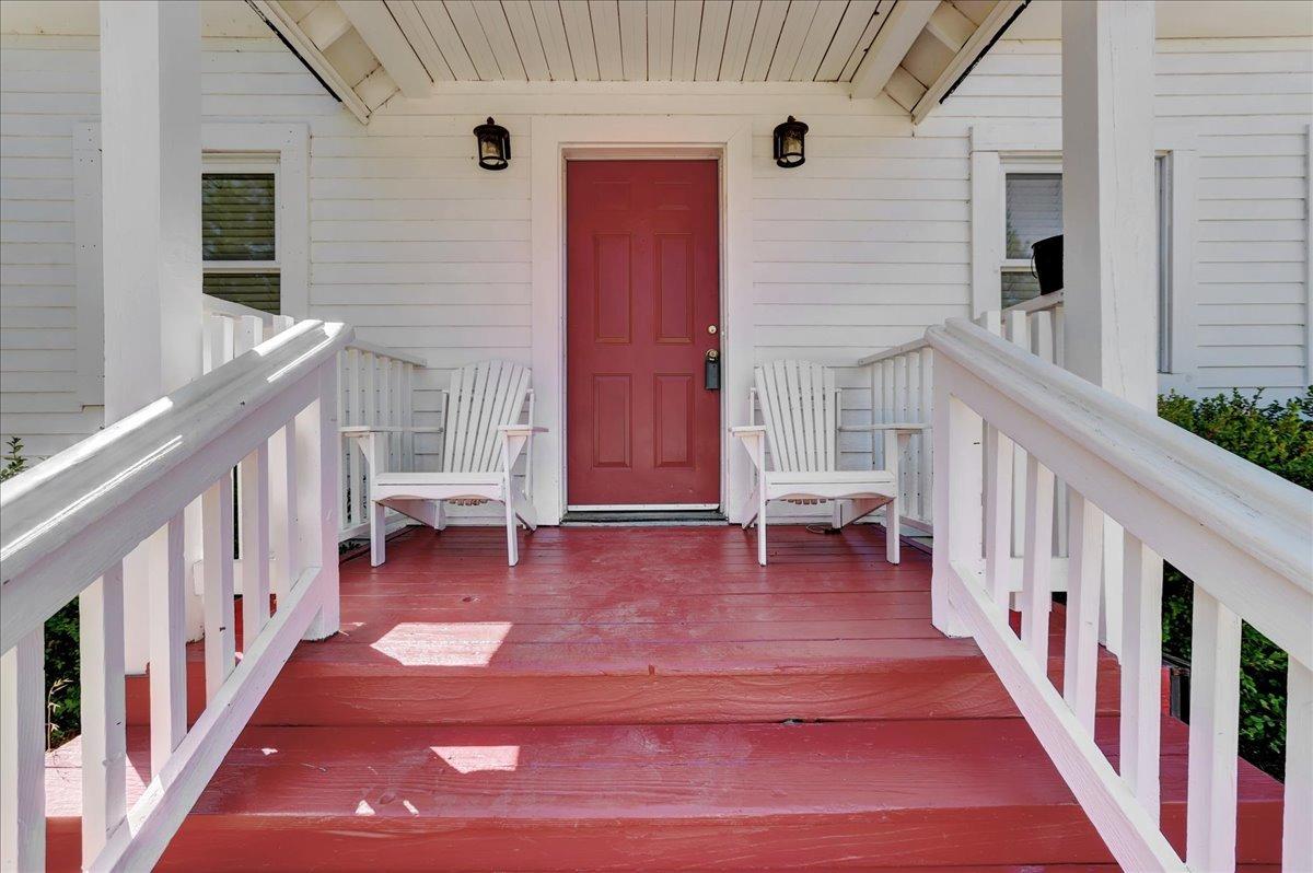 Detail Gallery Image 2 of 97 For 13050 Discovery Way, Nevada City,  CA 95959 - 2 Beds | 2/1 Baths