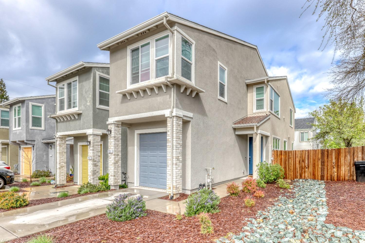 Detail Gallery Image 3 of 27 For 2251 Monte Cassino Ln, Sacramento,  CA 95825 - 2 Beds | 2/1 Baths