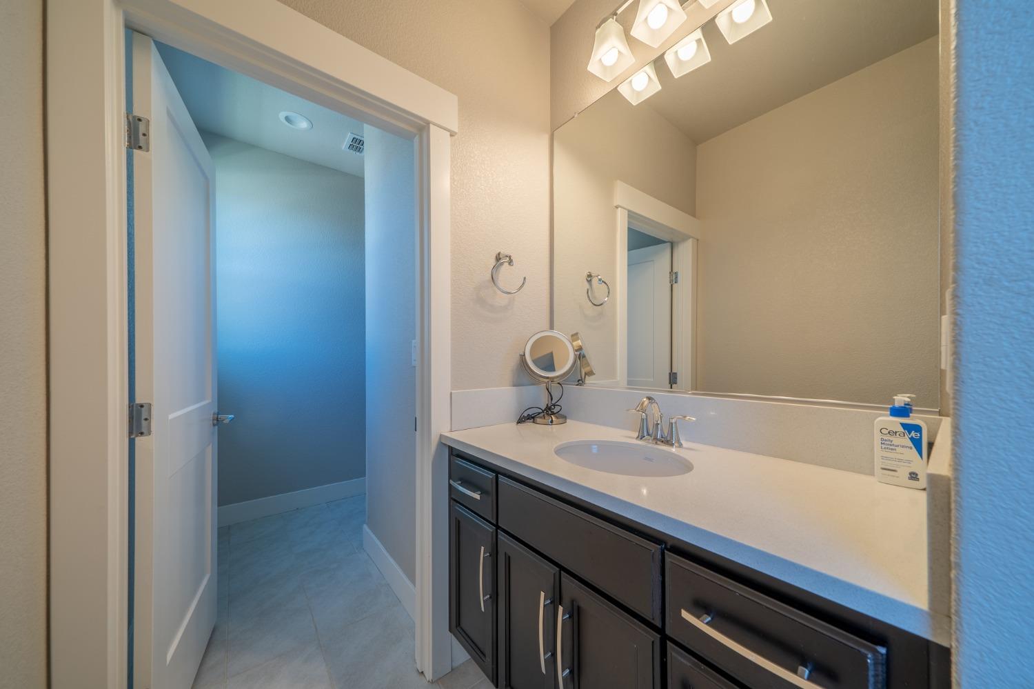 Detail Gallery Image 24 of 26 For 1847 Outrigger Ln, Lathrop,  CA 95330 - 6 Beds | 5/1 Baths