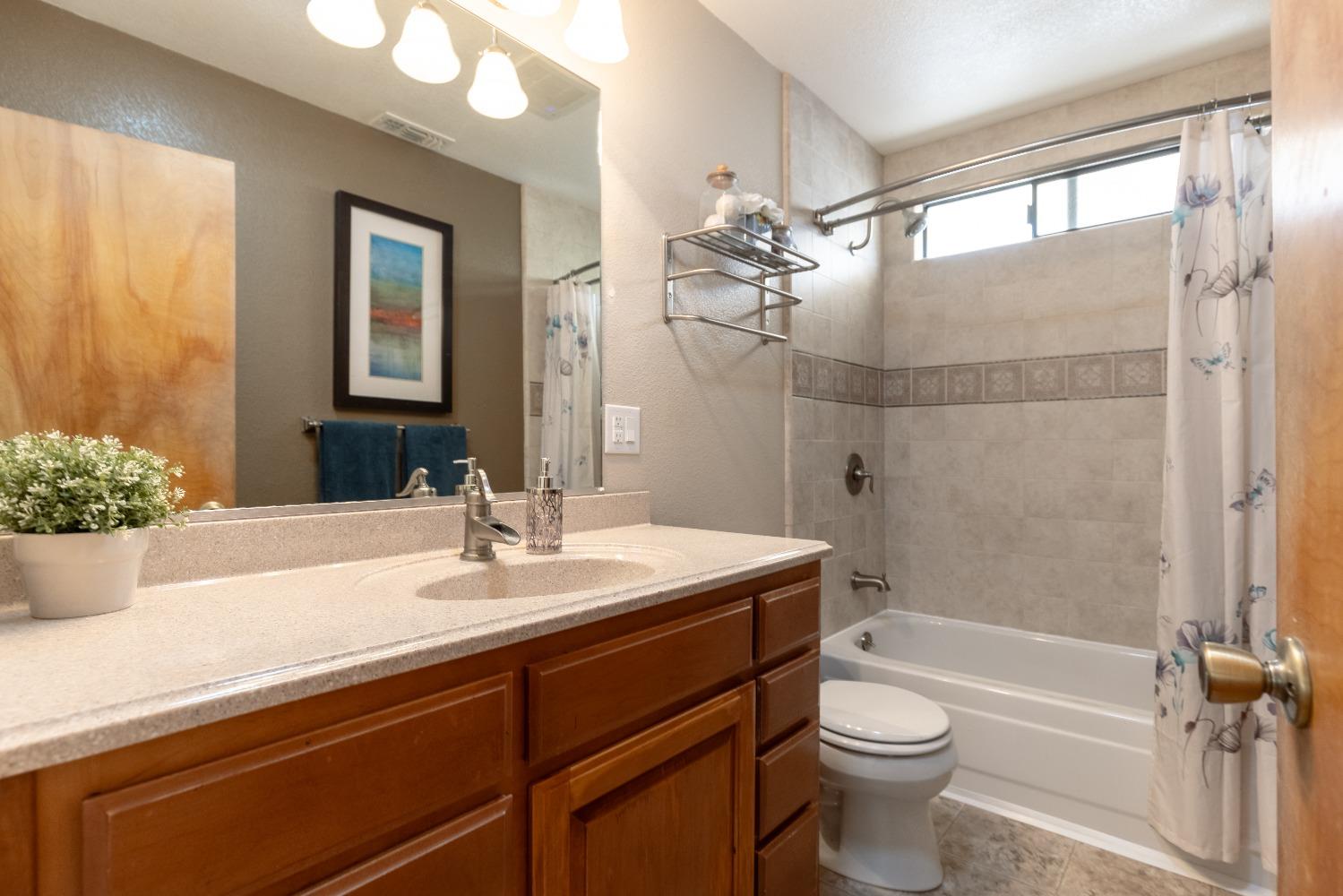 Detail Gallery Image 17 of 21 For 8251 Holly Dr, Citrus Heights,  CA 95610 - 3 Beds | 2/1 Baths