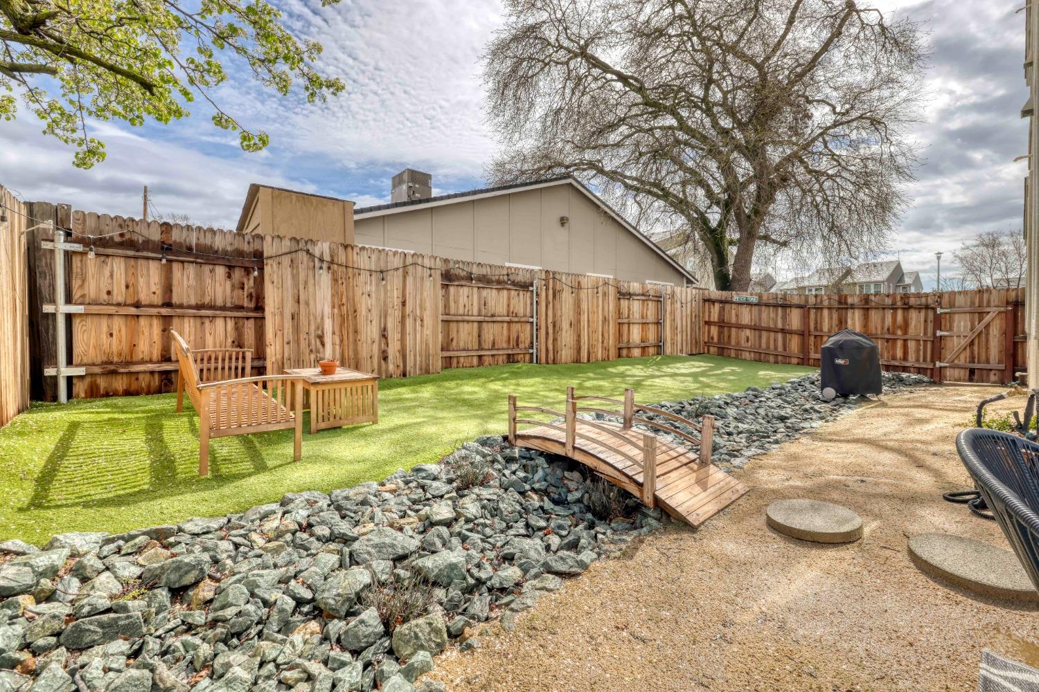 Detail Gallery Image 1 of 27 For 2251 Monte Cassino Ln, Sacramento,  CA 95825 - 2 Beds | 2/1 Baths