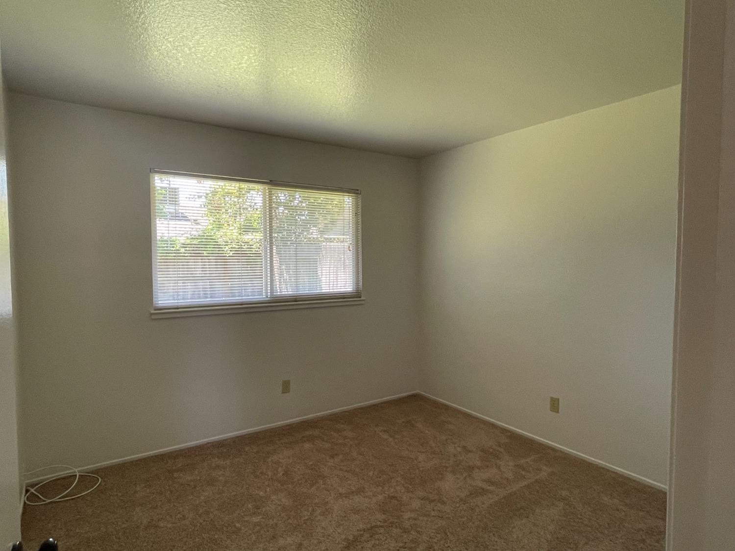 Detail Gallery Image 10 of 20 For 1216 E Sutherland Dr, Stockton,  CA 95210 - 3 Beds | 2 Baths