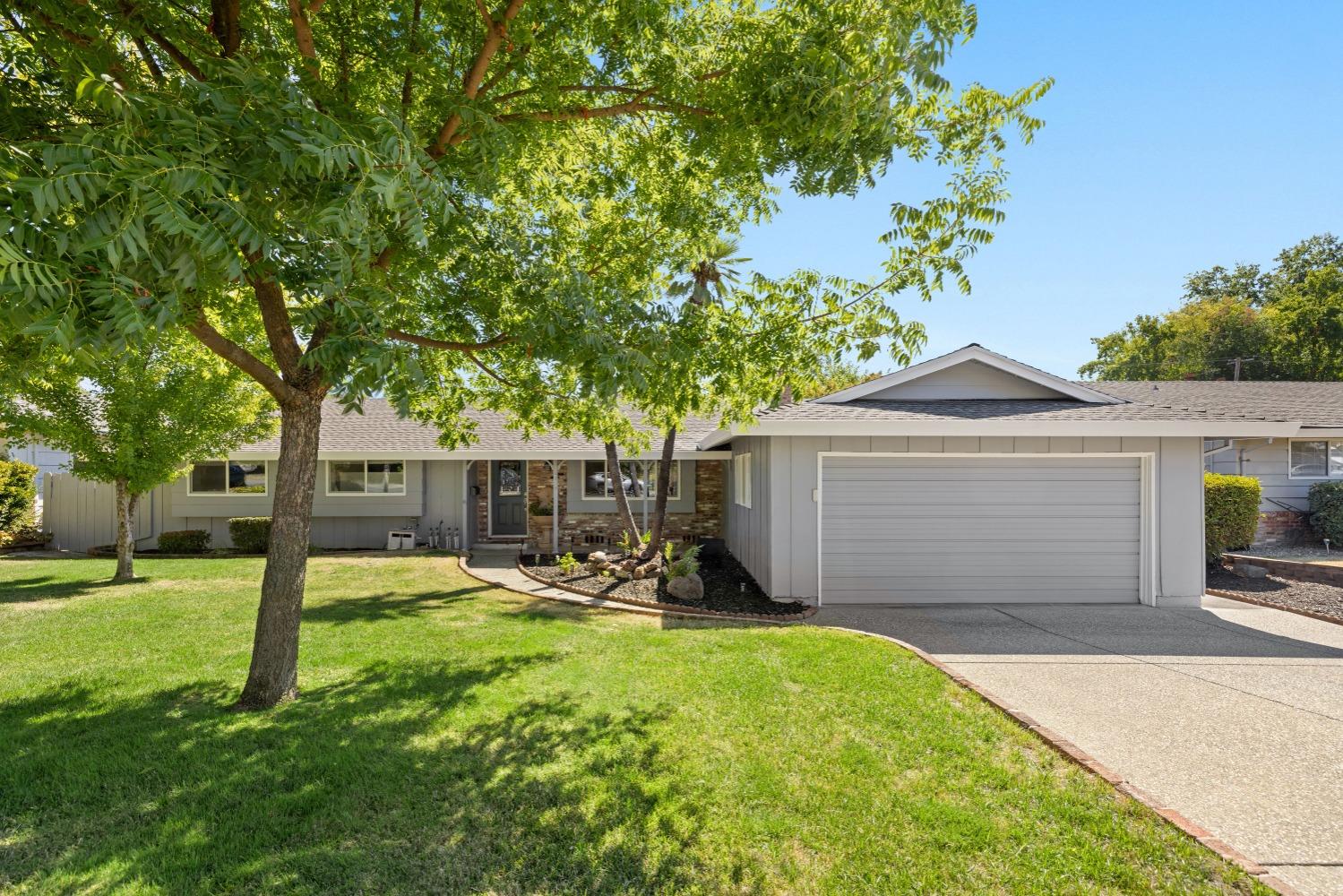 Detail Gallery Image 1 of 1 For 4318 Glenridge Dr, Carmichael,  CA 95608 - 3 Beds | 2 Baths