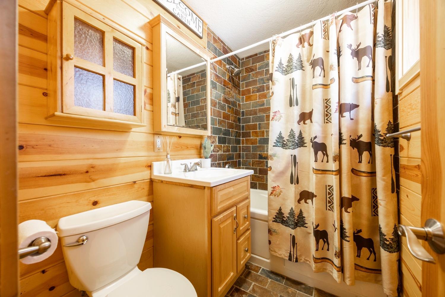 Detail Gallery Image 20 of 42 For 51035 Conifer Dr, Soda Springs,  CA 95728 - 3 Beds | 1/1 Baths