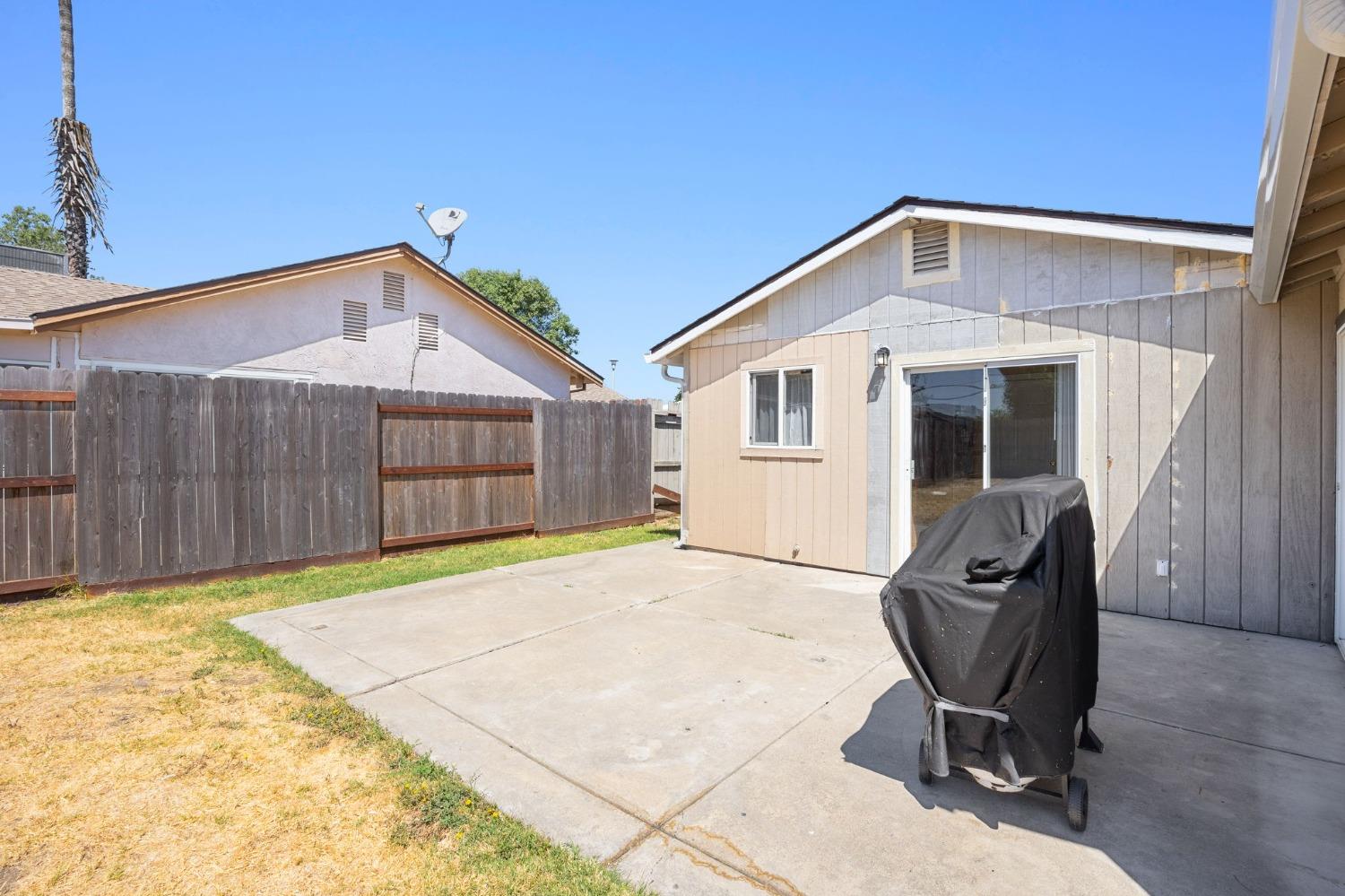 Detail Gallery Image 32 of 34 For 2270 Craig Ave, Sacramento,  CA 95832 - 3 Beds | 2 Baths