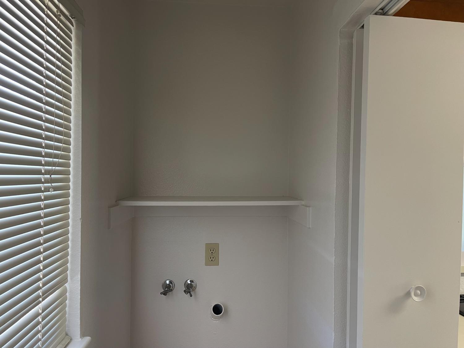 Detail Gallery Image 12 of 20 For 1216 E Sutherland Dr, Stockton,  CA 95210 - 3 Beds | 2 Baths