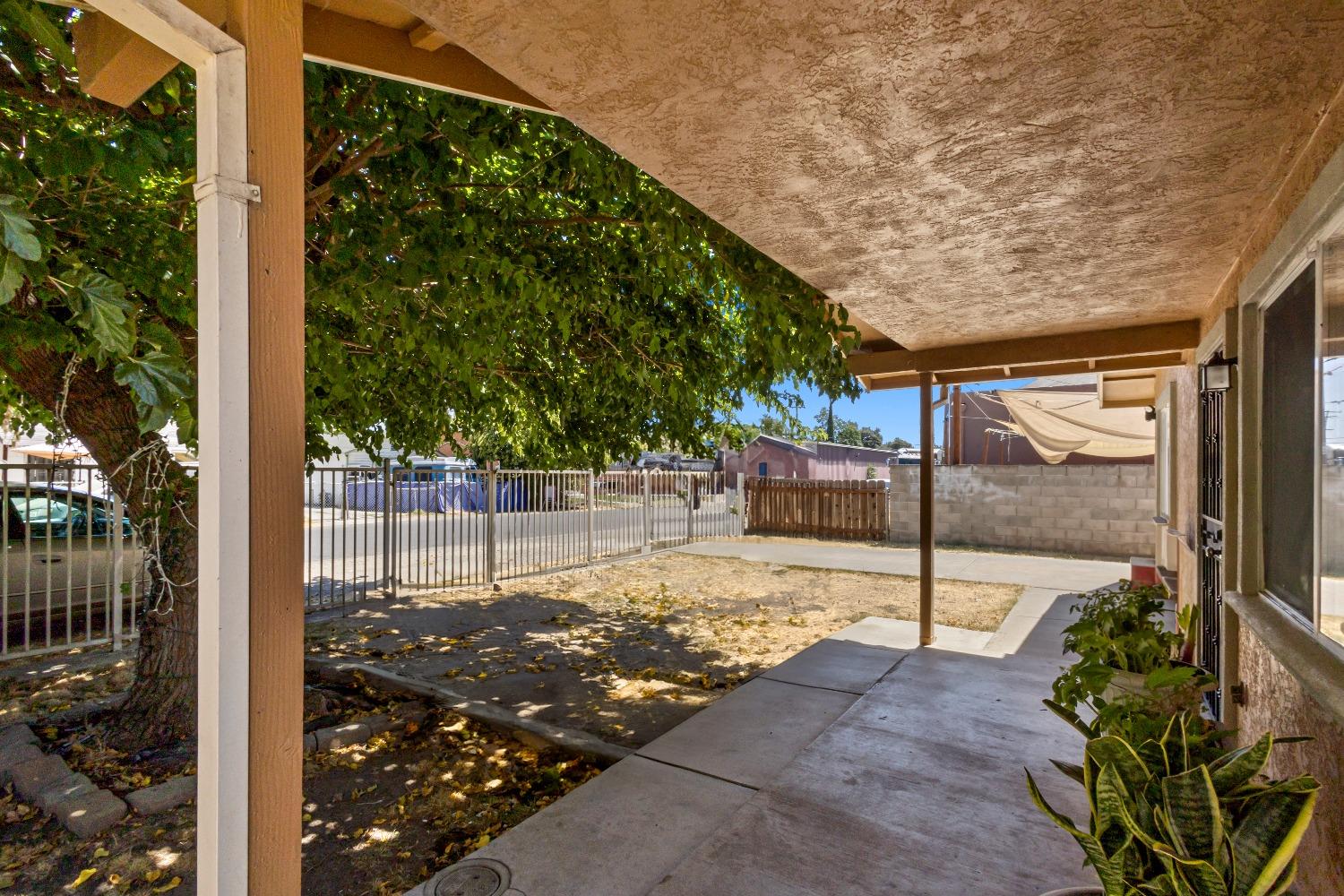 Detail Gallery Image 11 of 98 For 1949 Sunset Ave, Stockton,  CA 95205 - 2 Beds | 1 Baths