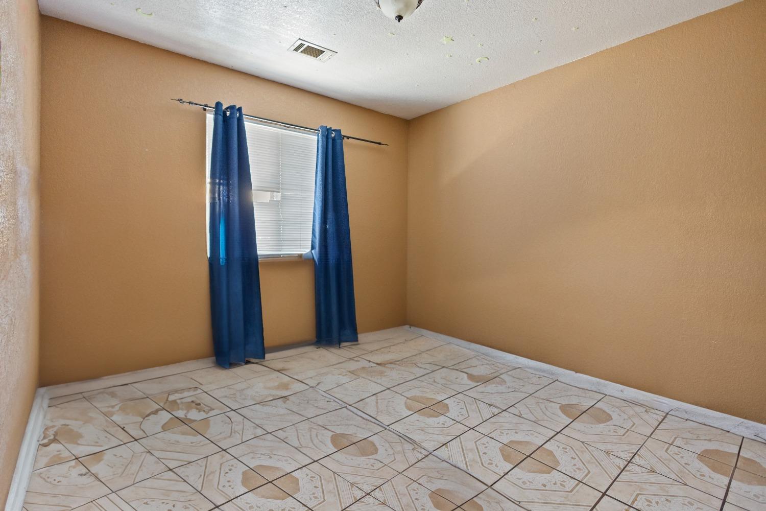 Detail Gallery Image 13 of 98 For 1949 Sunset Ave, Stockton,  CA 95205 - 2 Beds | 1 Baths