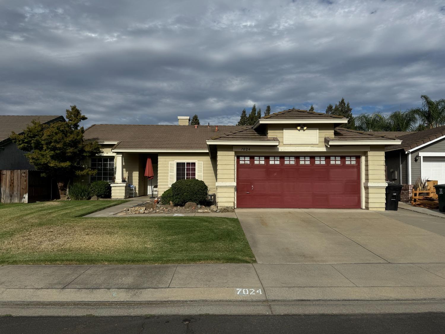 Detail Gallery Image 1 of 1 For 7024 Saint Lakes Ct, Riverbank,  CA 95367 - 3 Beds | 2 Baths