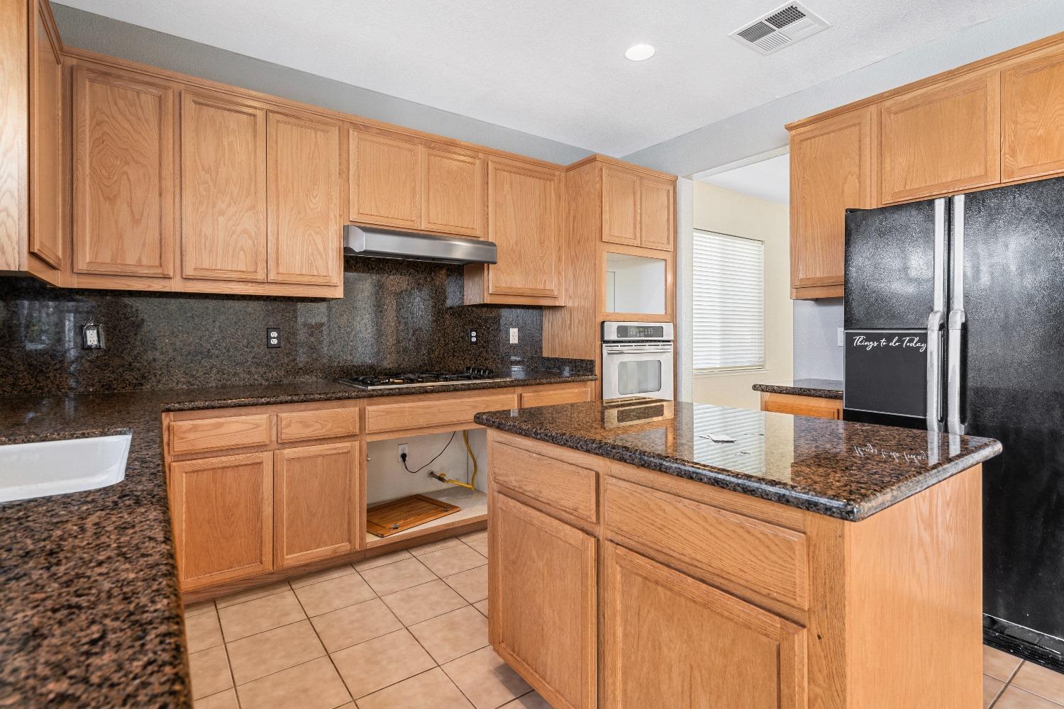 Honeybell Street, Los Banos, California image 14
