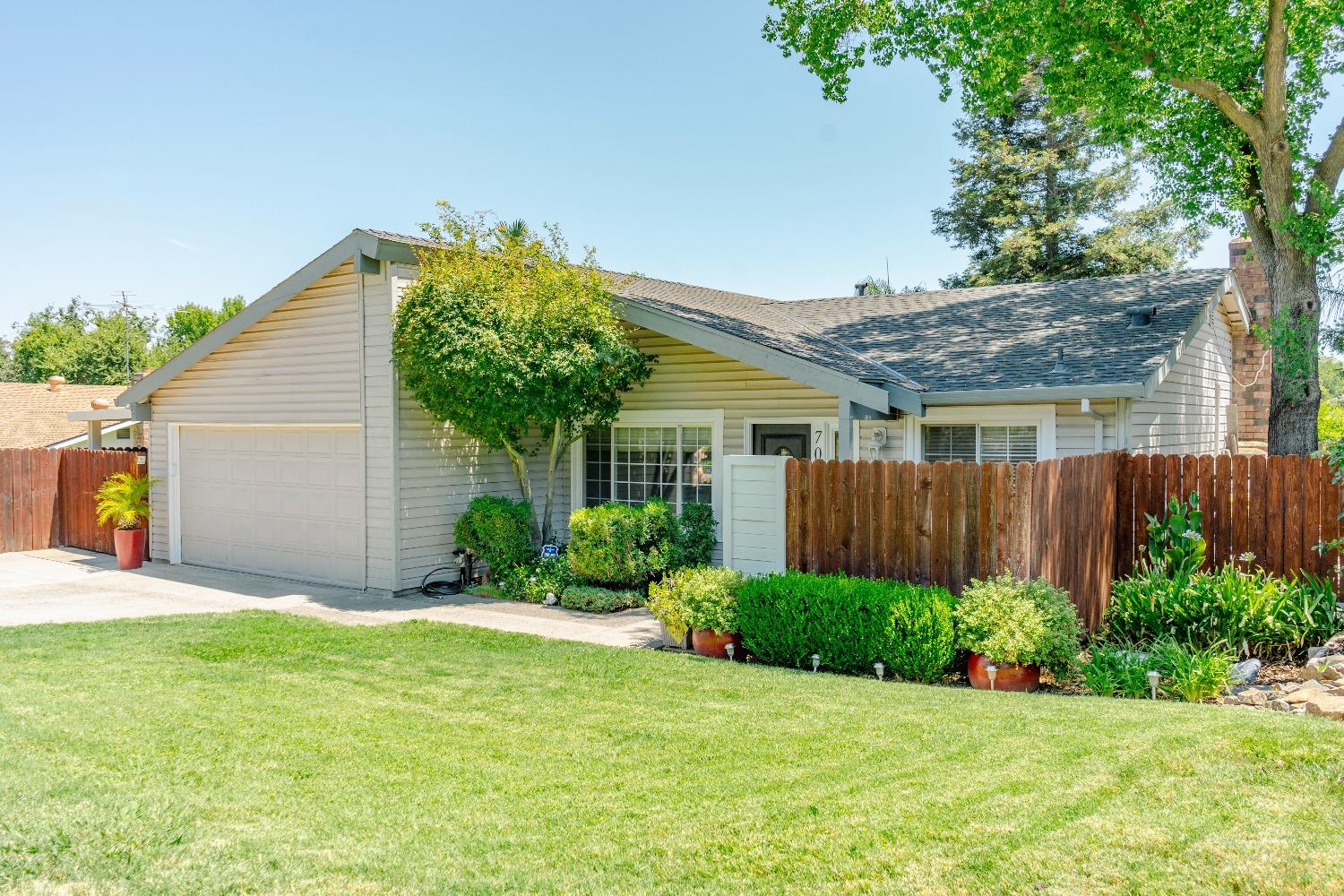 Detail Gallery Image 1 of 1 For 7056 Bonita Way, Citrus Heights,  CA 95610 - 3 Beds | 2 Baths