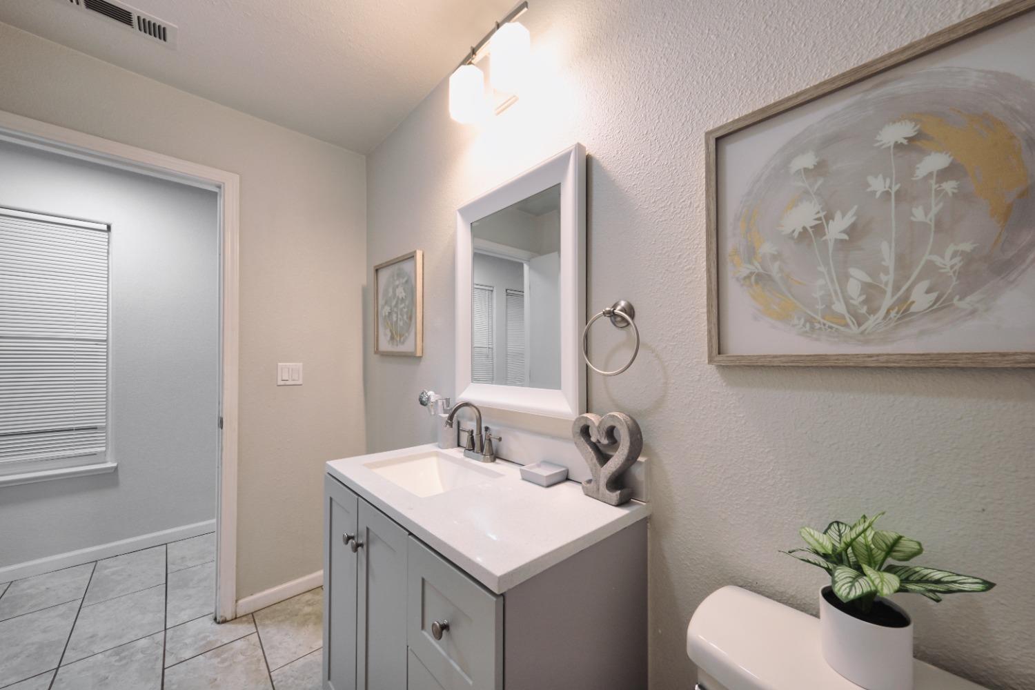 Detail Gallery Image 18 of 25 For 1319 Ronald Ave, Modesto,  CA 95350 - 3 Beds | 2 Baths