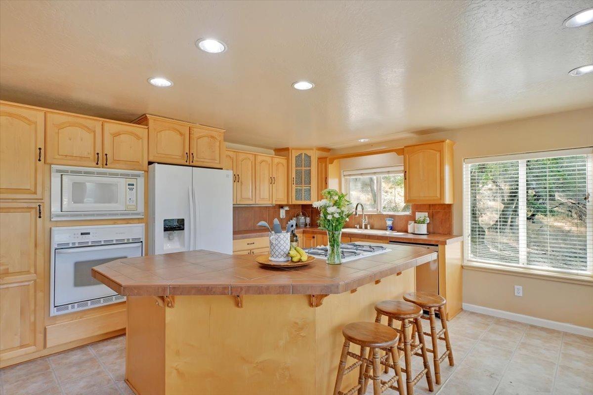 Detail Gallery Image 7 of 32 For 13820 Gold Country Dr, Penn Valley,  CA 95946 - 3 Beds | 2 Baths