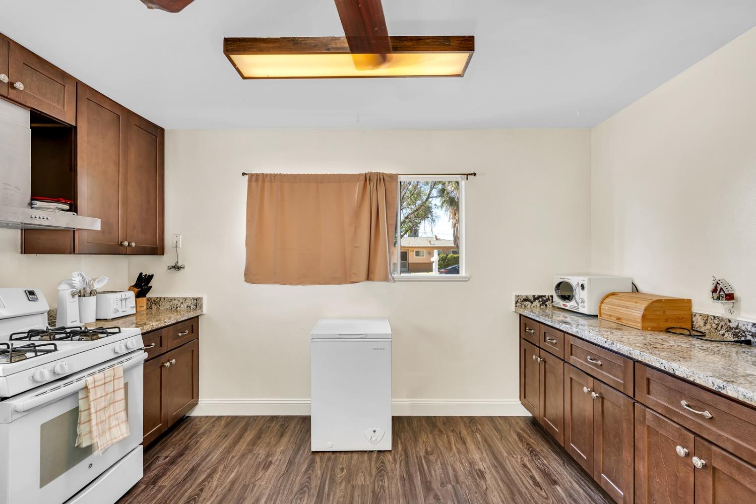 Detail Gallery Image 14 of 34 For 452 Lime Ave, Los Banos,  CA 93635 - 3 Beds | 2 Baths