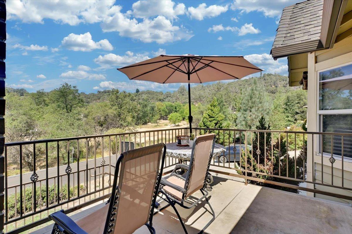 Detail Gallery Image 3 of 32 For 13820 Gold Country Dr, Penn Valley,  CA 95946 - 3 Beds | 2 Baths