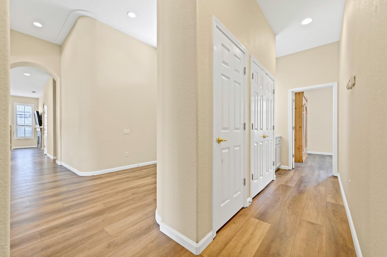 Detail Gallery Image 21 of 38 For 808 Dragonfly Ct, Roseville,  CA 95747 - 3 Beds | 2/1 Baths